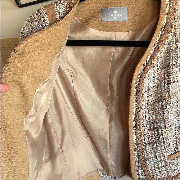 Elegant Tweed Jacket - Cream and Tan - Picture 5 of 15